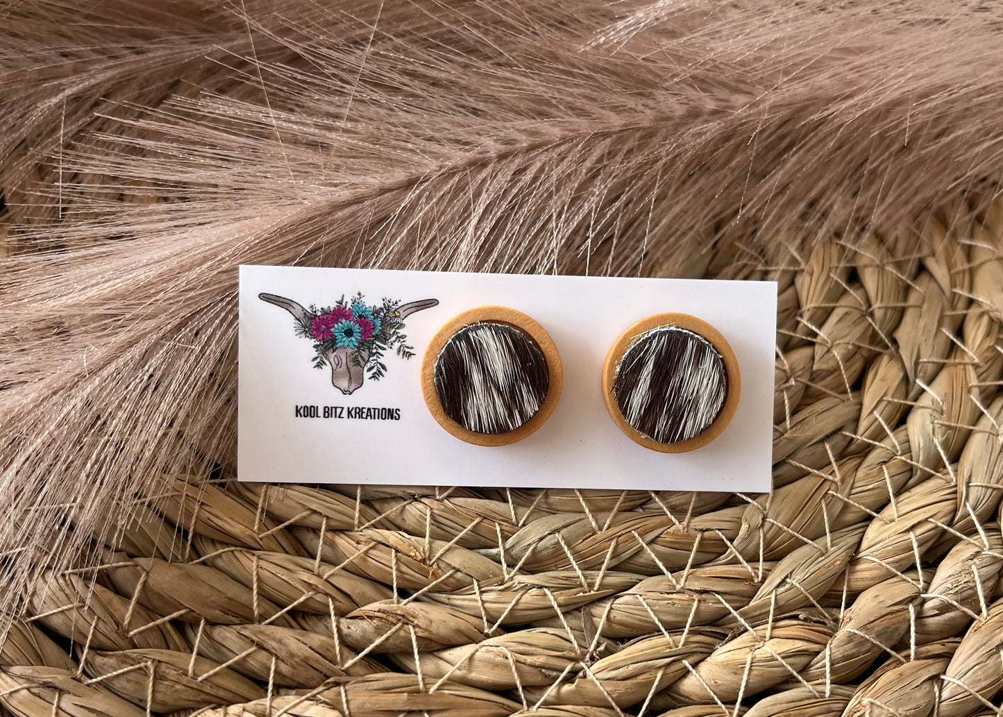 14mm Cowhide Wooden Stud