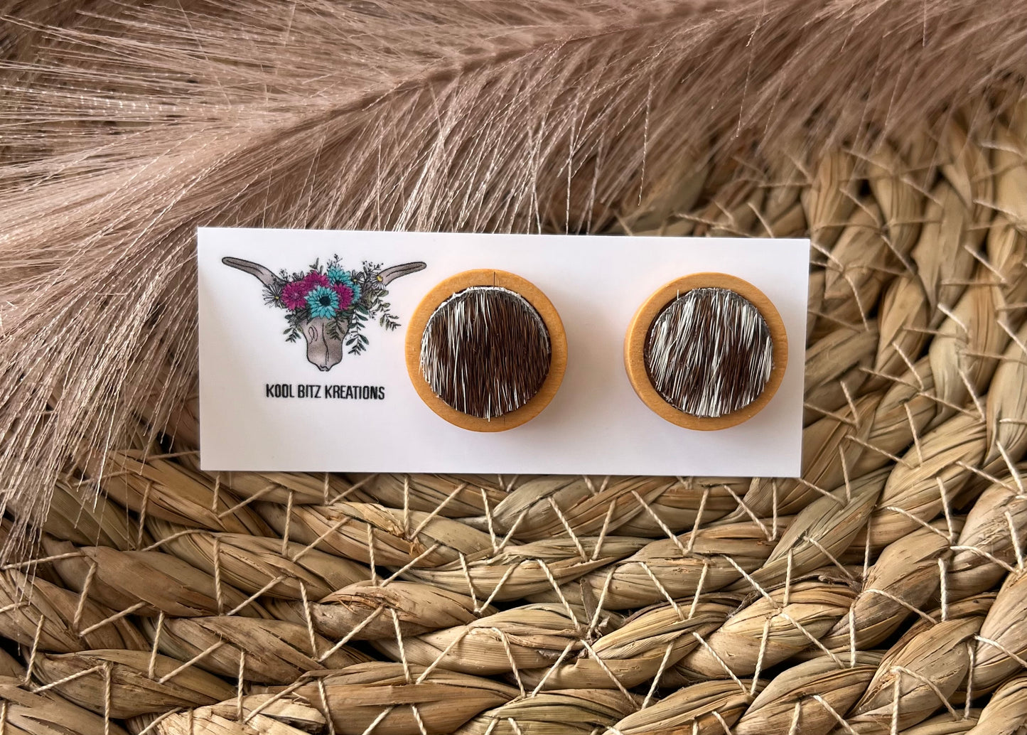 14mm Cowhide Wooden Stud