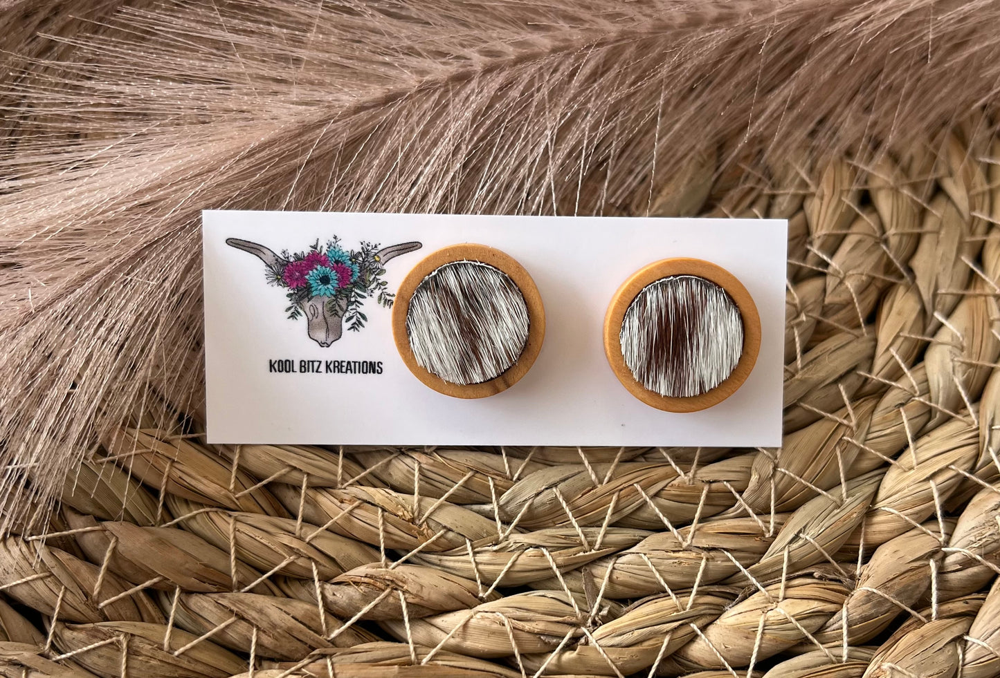 14mm Cowhide Wooden Stud