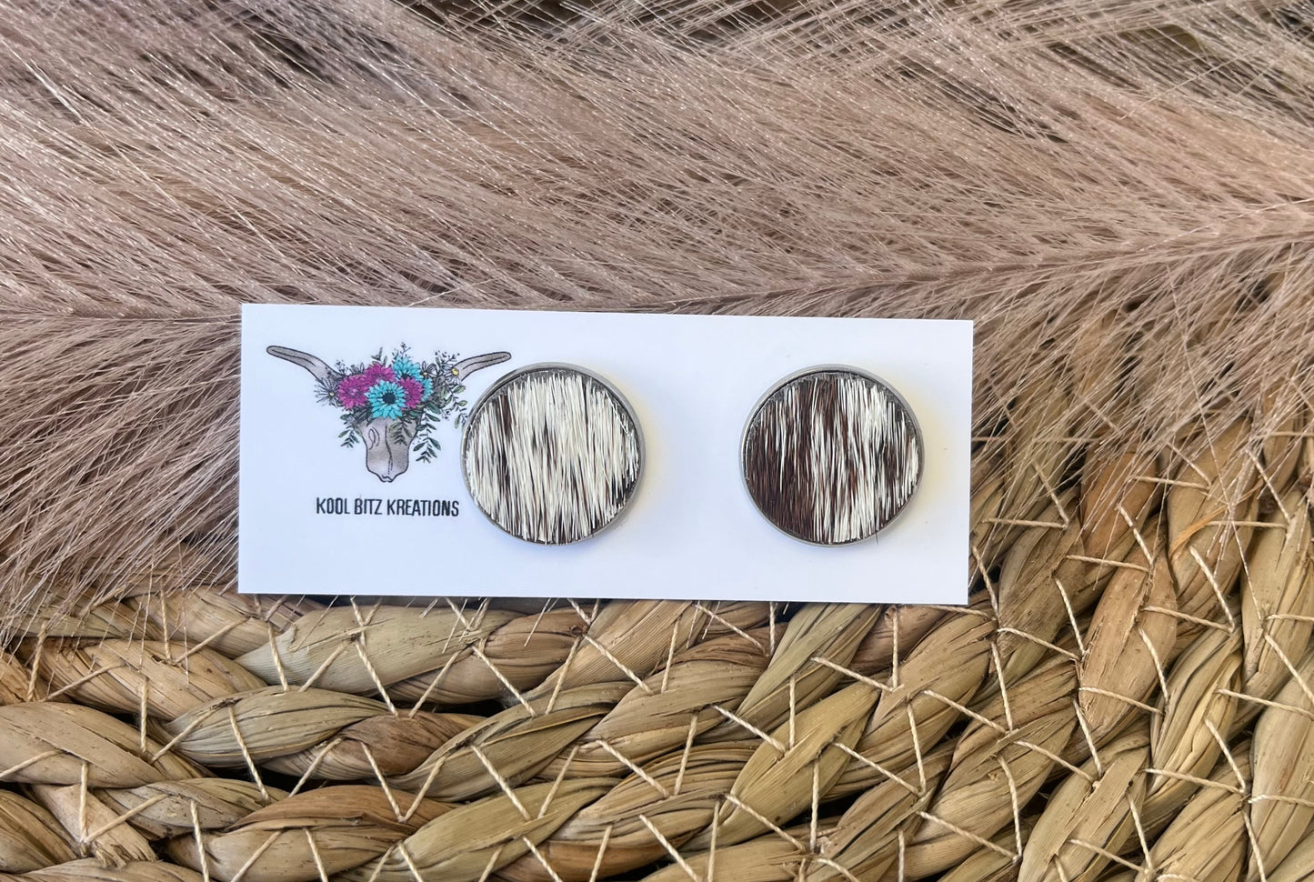 16mm Cowhide Stud